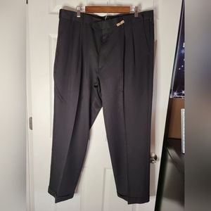 Mens Savane Dress pants size 40/30 Black
